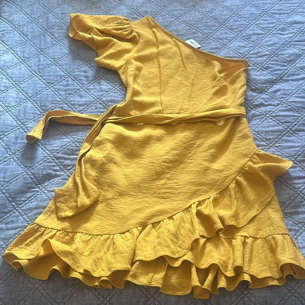 NWT Deep Yellow One-Shoulder Dress - Picture 2 of 7